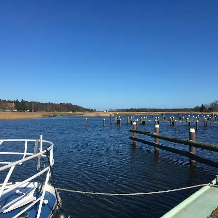 Kleines Haus Am Hafen - Ruhig Und Gruen Am Ortsrand Villa Prerow Buitenkant foto