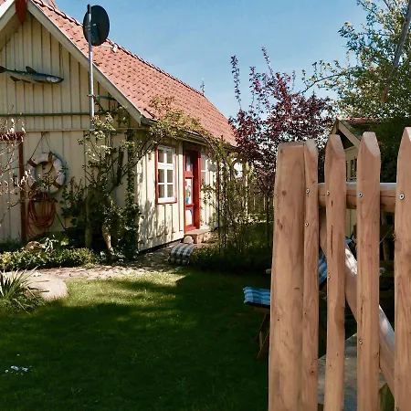 Kleines Haus Am Hafen - Ruhig Und Gruen Am Ortsrand Villa Prerow Buitenkant foto