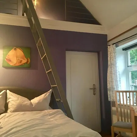 Kleines Haus Am Hafen - Ruhig Und Gruen Am Ortsrand Villa Prerow Buitenkant foto