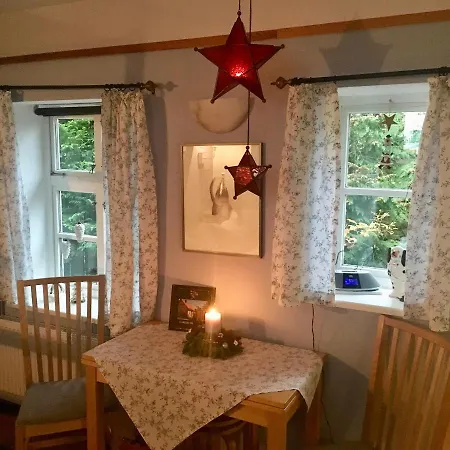 Kleines Haus Am Hafen - Ruhig Und Gruen Am Ortsrand Villa Prerow Buitenkant foto
