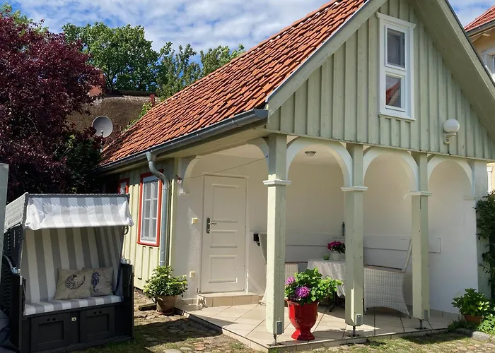 Kleines Haus am Hafen - ruhig und grün am Ortsrand