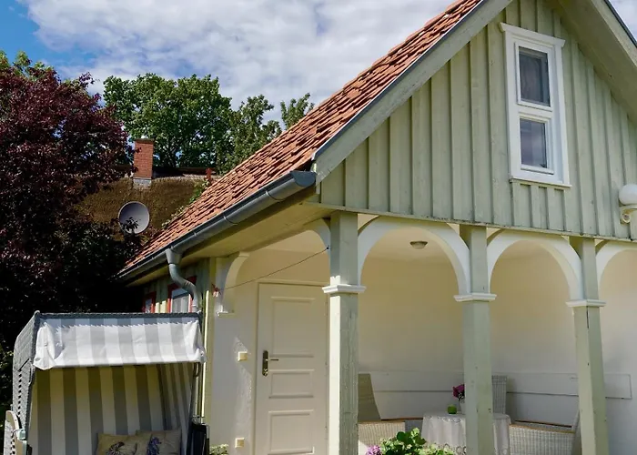 Kleines Haus am Hafen - ruhig und grün am Ortsrand
