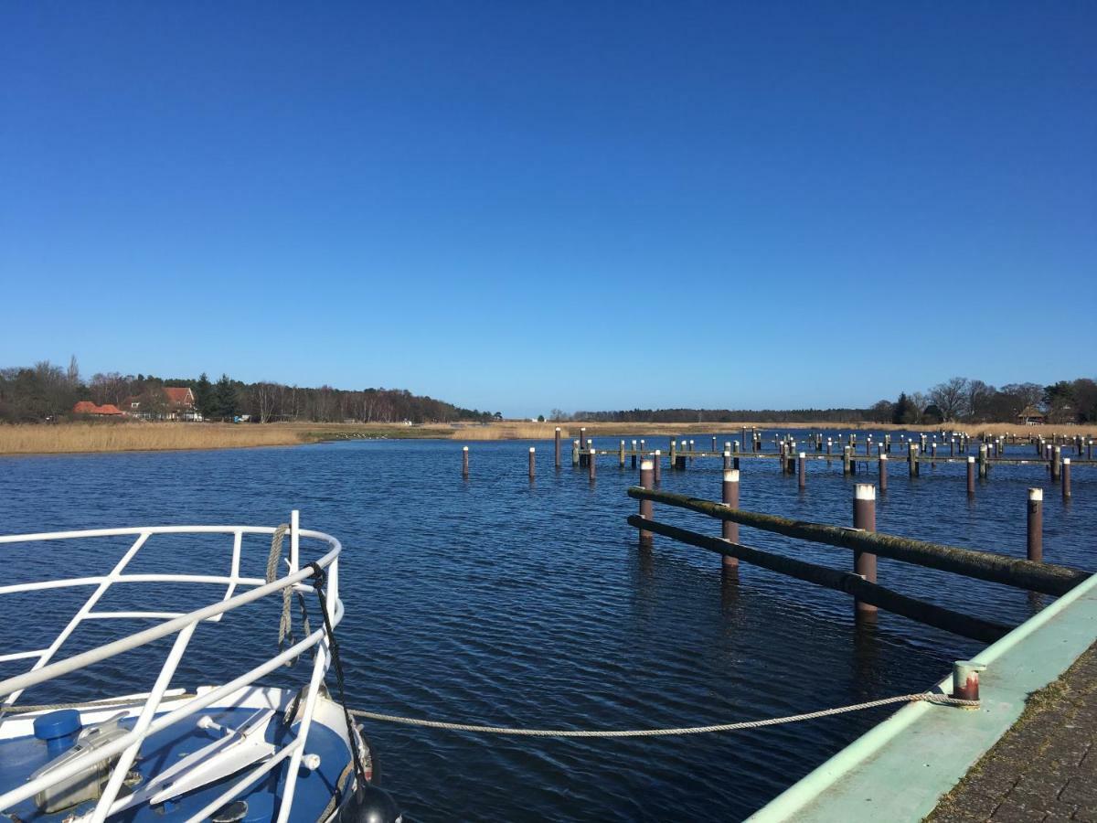 Ferienhaus Kleines Haus Am Hafen - Ruhig Und Grün Am Ortsrand Prerow
