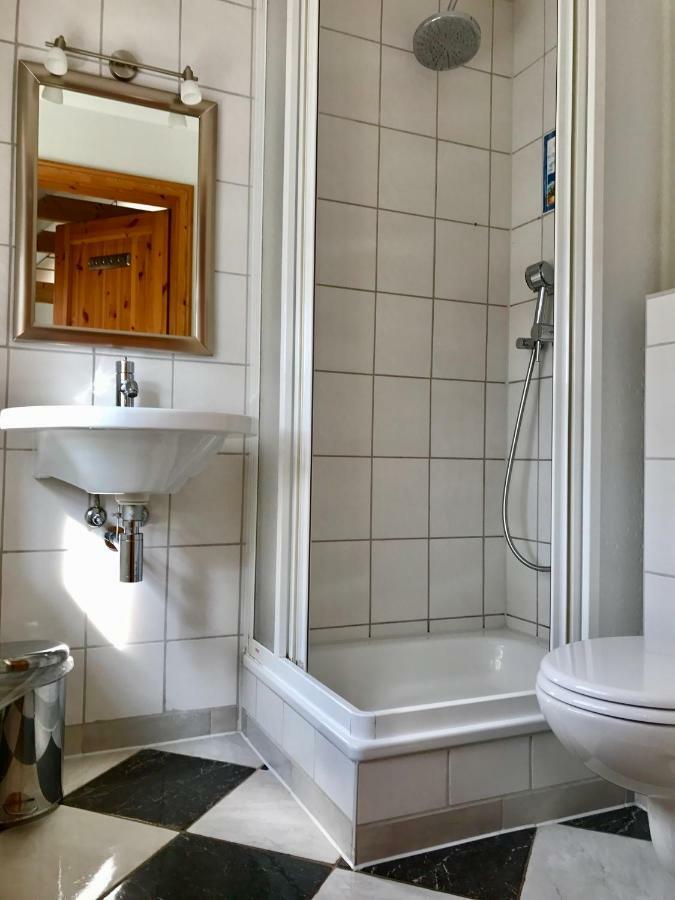 Kleines Haus Am Hafen - Ruhig Und Grün Am Ortsrand Prerow